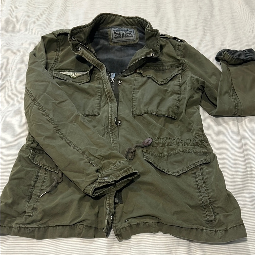 Levi’s Brand Green Utility Jacket with Adjustable Waist with drawstring. Med